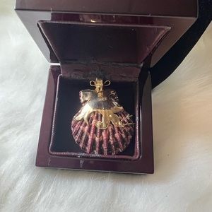 Pink Garnet Scallop Shell Vintage pendant 14k gold. 💛🩷